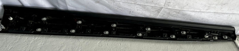 Load image into Gallery viewer, 2022 - 2024 KIA EV6 FRONT RIGHT PASSENGER SIDE LOWER DOOR MOLDING PANEL # 109914
