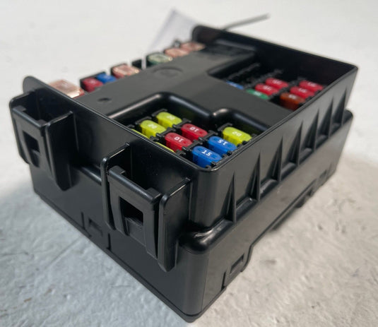 2022-2025 HYUNDAI TUCSON ENGINE FUSE RELAY JUNCTION BLOCK BOX MODULE UNIT 107657