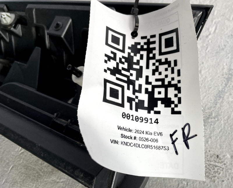 Load image into Gallery viewer, 2022 - 2024 KIA EV6 FRONT RIGHT PASSENGER SIDE LOWER DOOR MOLDING PANEL # 109914
