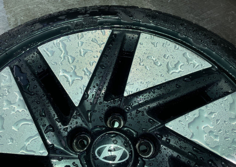 Load image into Gallery viewer, HYUNDAI IONIQ 6 18x7.5 BLACK 7-SLOT ALLOY WHEEL RIM W/TIRE (ONLY#1) 23-25 112314

