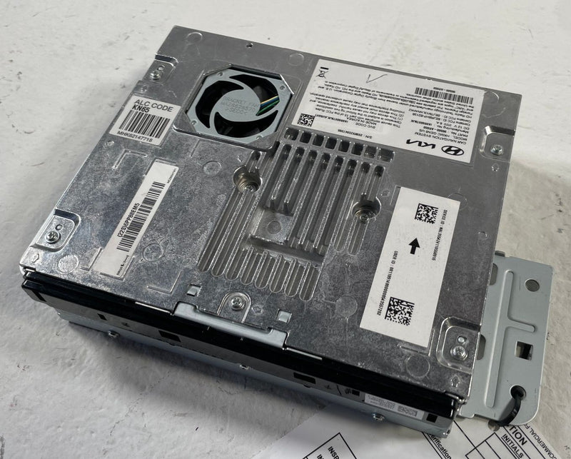 Load image into Gallery viewer, 2022 - 2023 GENESIS GV70 AUDIO RADIO RECIEVER MODULE HEAD UNIT 2.5L # 107521
