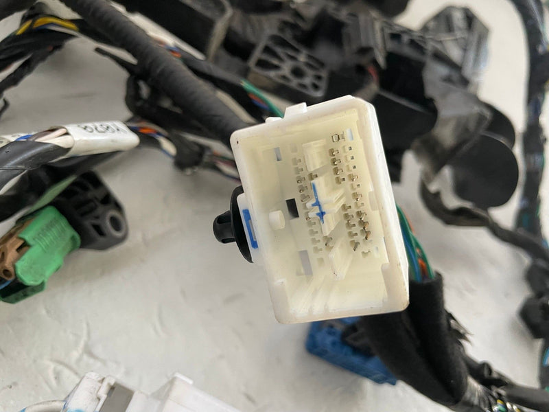 Load image into Gallery viewer, 2021-2024 KIA K5 ENGINE BAY ROOM FUSE BOX WIRE WIRING HARNESS 91400L3020 #111789
