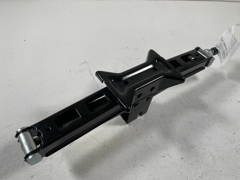 Load image into Gallery viewer, 2022-2025 HYUNDAI TUCSON EMERGENCY SPARE TIRE WHEEL JACK TOOL MAX 700KG #107667
