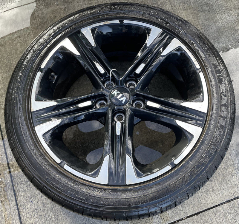 Load image into Gallery viewer, KIA K5 18x7-1/2 MACHINED BLACK ALLOY WHEEL RIM W/TIRE (ONLY#1) 2021-2024 #111800
