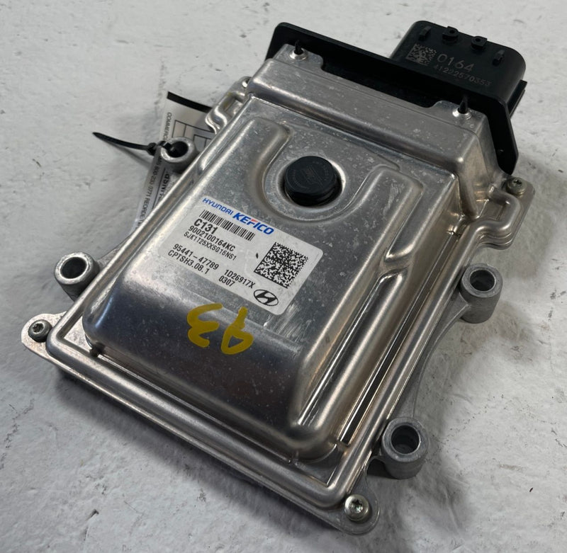 Load image into Gallery viewer, 2022-24 GENESIS GV70 AUTOMATIC TRANSMISSION CONTROL MODULE UNIT 2.5L # 107520
