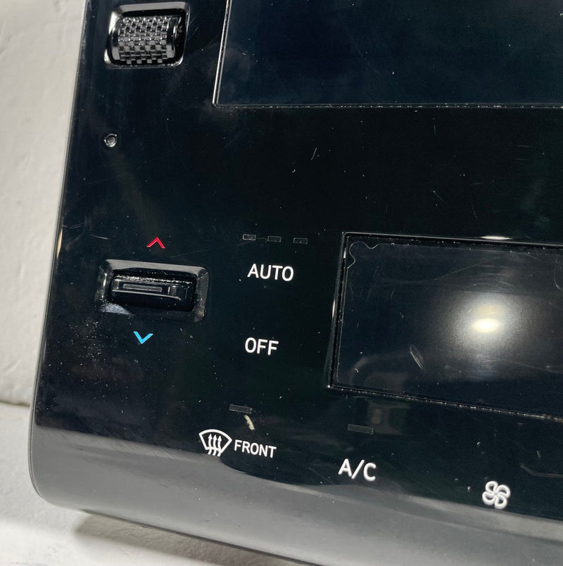 Load image into Gallery viewer, 23-24 HYUNDAI TUCSON DASH AUDIO AC CLIMATE DISPLAY SCREEN CONROL PANEL # 107692

