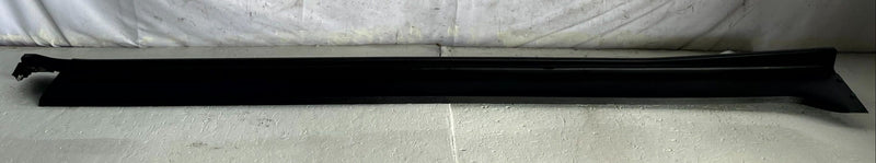 Load image into Gallery viewer, 25-26 CHEVROLET EQUINOX FRONT RIGHT SIDE ROCKER PANEL SKIRT MOLDING 1.5L #112441
