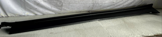 25-26 CHEVROLET EQUINOX FRONT RIGHT SIDE ROCKER PANEL SKIRT MOLDING 1.5L