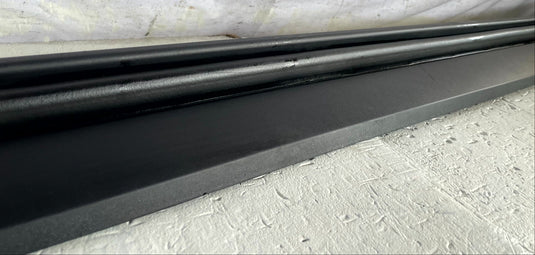 25-26 CHEVROLET EQUINOX FRONT RIGHT SIDE ROCKER PANEL SKIRT MOLDING 1.5L