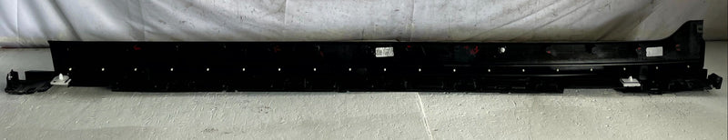 Load image into Gallery viewer, 25-26 CHEVROLET EQUINOX FRONT RIGHT SIDE ROCKER PANEL SKIRT MOLDING 1.5L #112441

