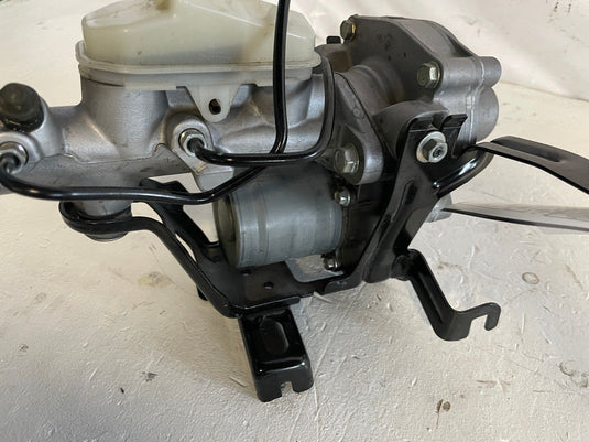 2021-2023 ACURA TLX BRAKE MASTER CYLINDER W/ RESERVOIR 57306-TGV-A02