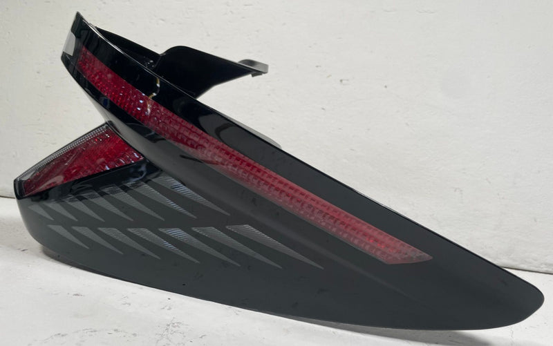 Load image into Gallery viewer, 2022-2026 HYUNDAI TUCSON REAR RIGHT PASSENGER SIDE OUTER TAILLIGHT LAMP # 113062
