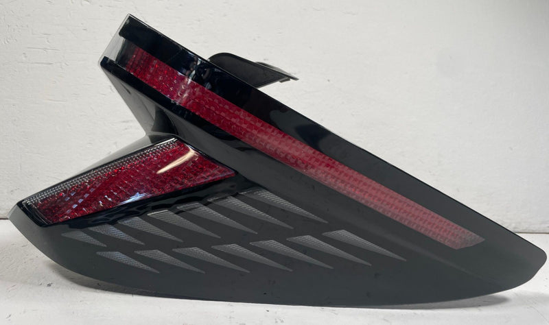 Load image into Gallery viewer, 2022-2026 HYUNDAI TUCSON REAR RIGHT PASSENGER SIDE OUTER TAILLIGHT LAMP # 113062
