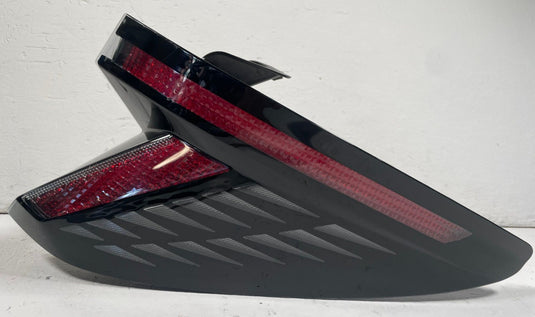 2022-2026 HYUNDAI TUCSON REAR RIGHT PASSENGER SIDE OUTER TAILLIGHT LAMP