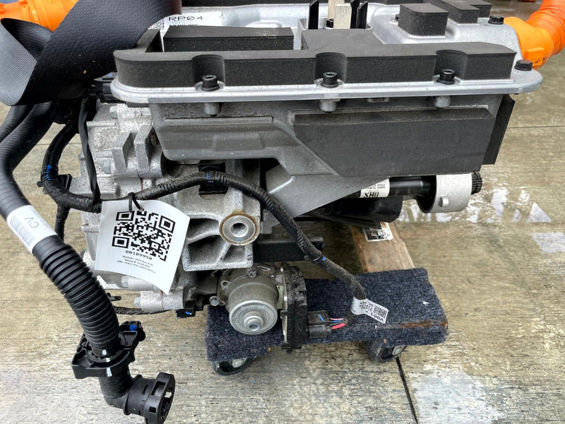 Load image into Gallery viewer, KIA EV6 EM17 REAR ENGINE MOTOR ASSEMBLY 91958CV020 23K MILES 2022-2024 # 109950
