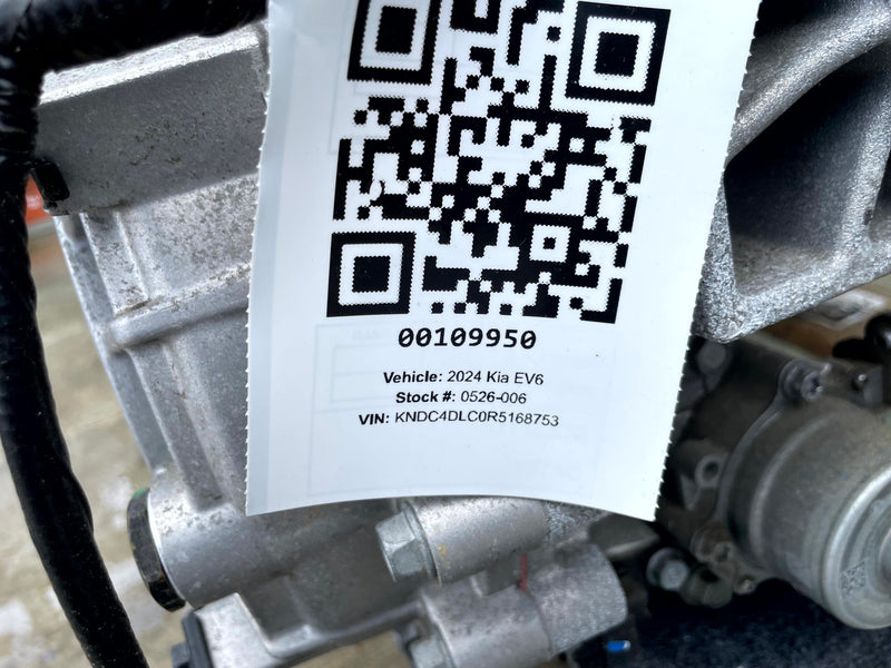 Load image into Gallery viewer, KIA EV6 EM17 REAR ENGINE MOTOR ASSEMBLY 91958CV020 23K MILES 2022-2024 # 109950
