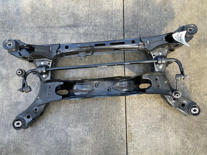 Load image into Gallery viewer, 2021 - 2024 KIA K5 FWD REAR SUBFRAME UNDERCARRIAGE CROSSMEMBER CRADLE # 111795

