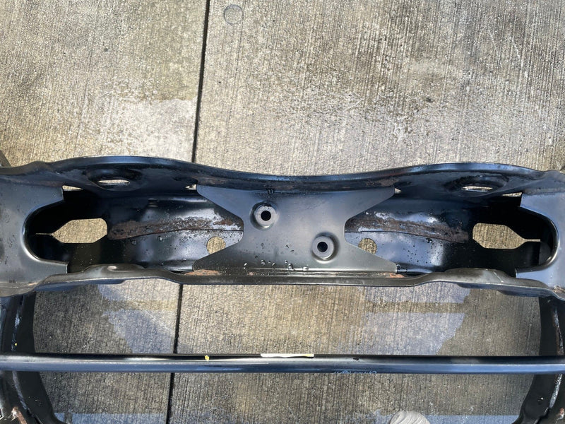 Load image into Gallery viewer, 2021 - 2024 KIA K5 FWD REAR SUBFRAME UNDERCARRIAGE CROSSMEMBER CRADLE # 111795

