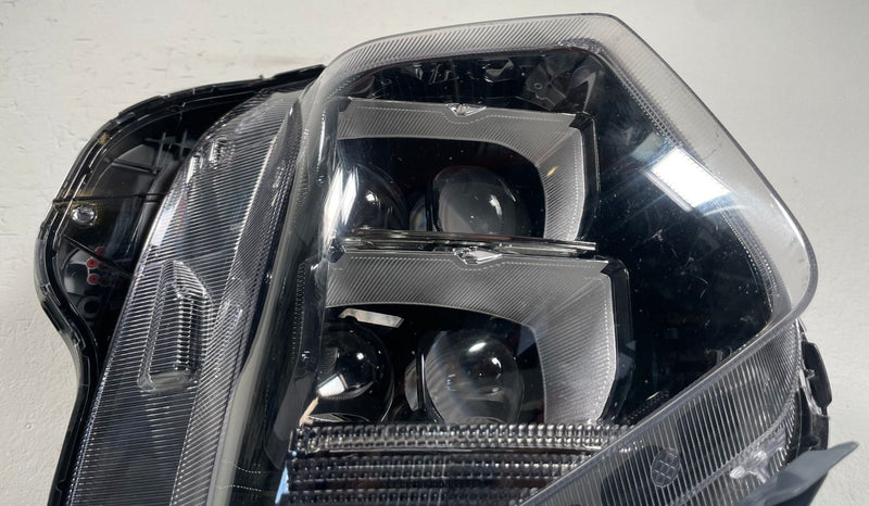 Load image into Gallery viewer, 2025 - 2026 HYUNDAI TUCSON FRONT RIGHT SIDE LED HEADLIGHT HEADLAMP 2.5L # 113055
