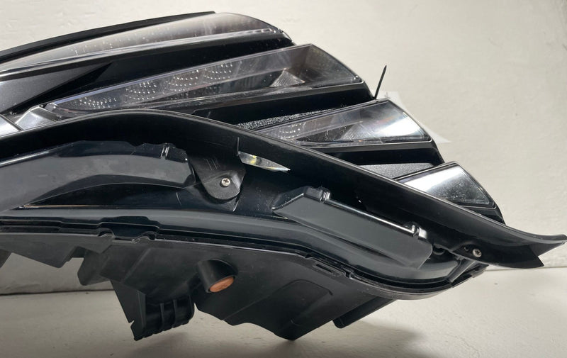 Load image into Gallery viewer, 2022-2024 HYUNDAI TUCSON RIGHT SIDE LED DRL DAYTIME RUNNING LIGHT 2.5L # 107673
