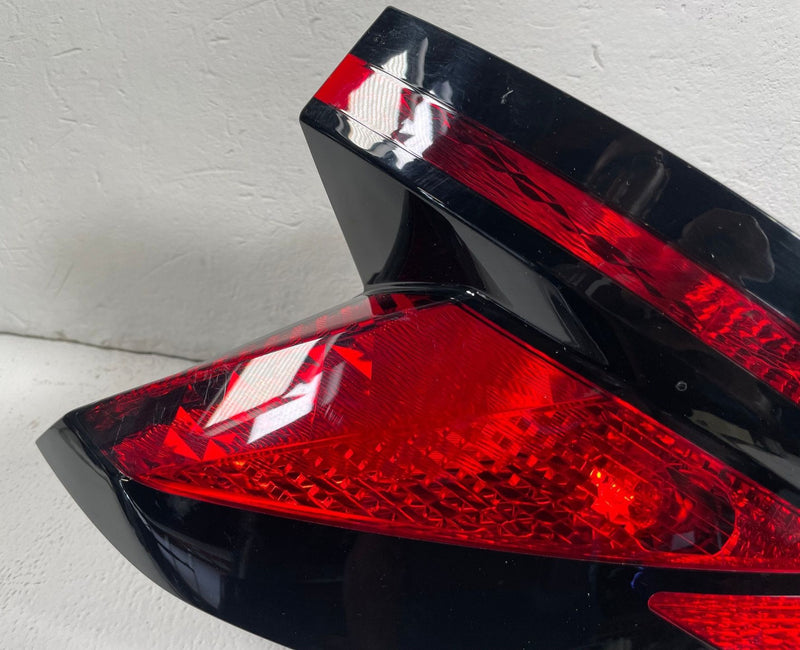 Load image into Gallery viewer, 2022-2026 HYUNDAI TUCSON REAR RIGHT PASSENGER SIDE OUTER TAILLIGHT LAMP # 113061
