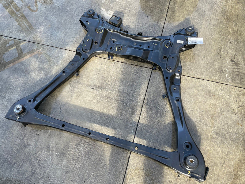 Load image into Gallery viewer, 2021 - 2024 KIA K5 FWD FRONT SUBFRAME UNDERCARRIAGE CROSSMEMBER CRADLE # 111796
