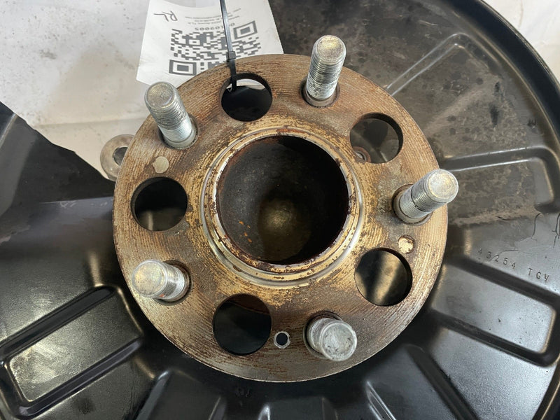 Load image into Gallery viewer, 2021-2025 ACURA TLX FWD REAR LEFT DRIVER SPINDLE KNUCKLE W/ WHEEL HUB # 109005
