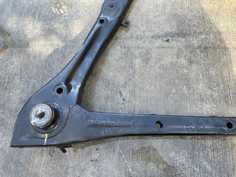 Load image into Gallery viewer, 2021 - 2024 KIA K5 FWD FRONT SUBFRAME UNDERCARRIAGE CROSSMEMBER CRADLE # 111796
