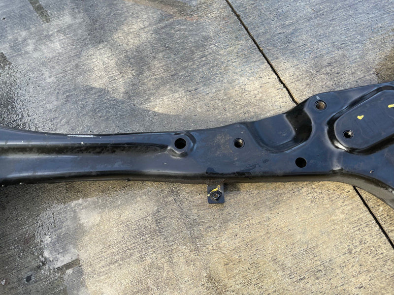 Load image into Gallery viewer, 2021 - 2024 KIA K5 FWD FRONT SUBFRAME UNDERCARRIAGE CROSSMEMBER CRADLE # 111796
