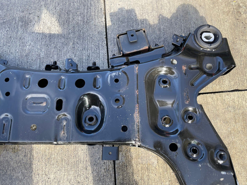 Load image into Gallery viewer, 2021 - 2024 KIA K5 FWD FRONT SUBFRAME UNDERCARRIAGE CROSSMEMBER CRADLE # 111796
