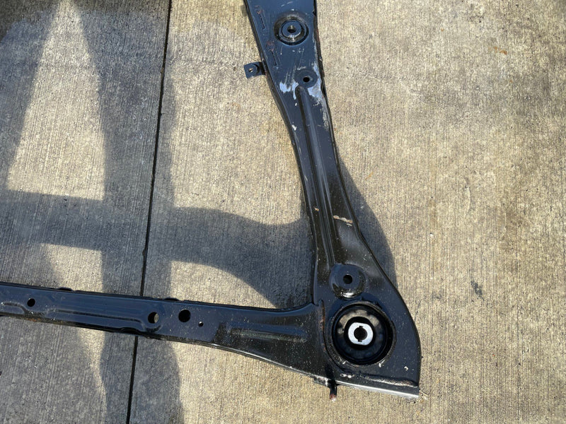 Load image into Gallery viewer, 2021 - 2024 KIA K5 FWD FRONT SUBFRAME UNDERCARRIAGE CROSSMEMBER CRADLE # 111796
