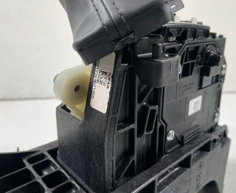 Load image into Gallery viewer, 2022-2024 HYUNDAI TUCSON SANTA CRUZ AUTO TRANSMISSION GEAR SHIFT LEVER # 107684
