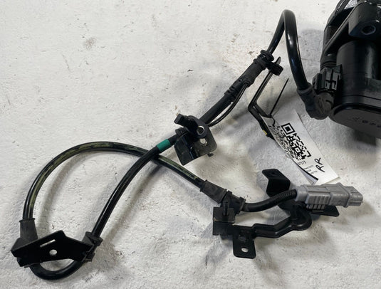 2022 - 2025 GENESIS GV70 REAR RIGHT SIDE BRAKE CALIPIER W/ ABS SENSOR