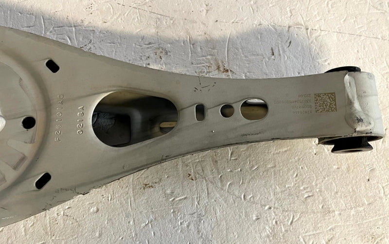 Load image into Gallery viewer, 21-26 CHEVROLET EQUINOX REAR LH OR RH SIDE LOWER CONTROL ARM SPRING PERCH 112399
