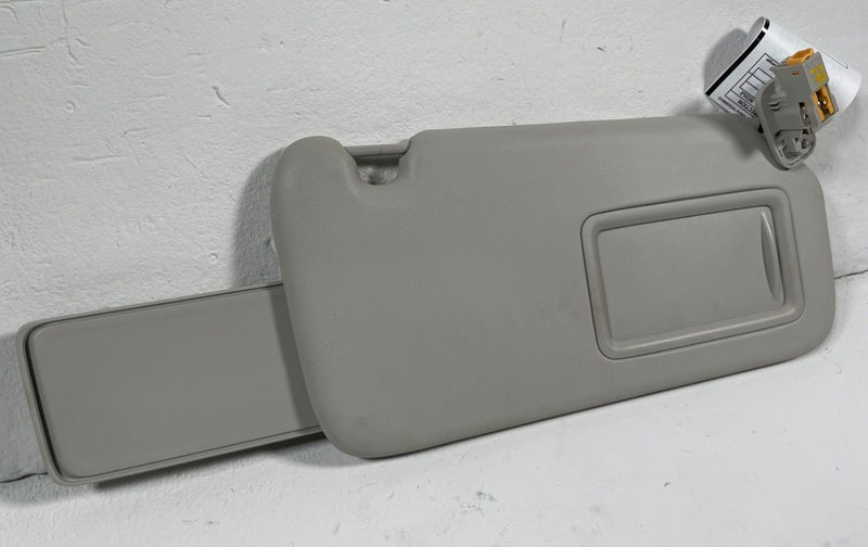 Load image into Gallery viewer, 2023-2025 MAZDA CX-50 FRONT RIGHT PASSENGER SIDE SUN VISOR SUNVISOR GREY #113078
