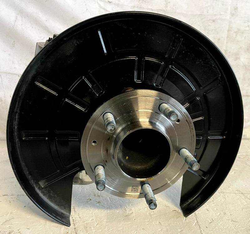 Load image into Gallery viewer, 25-26 CHEVROLET EQUINOX REAR RIGHT SIDE SPINDLE KNUCKLE W/ BEARING HUB #112404
