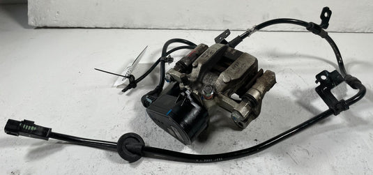 22-25 HYUNDAI TUCSON REAR RIGHT BRAKE CALIPER ASSEMBLY W/ ABS SENSOR