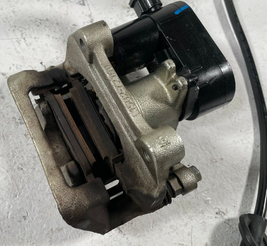 22-25 HYUNDAI TUCSON REAR RIGHT BRAKE CALIPER ASSEMBLY W/ ABS SENSOR