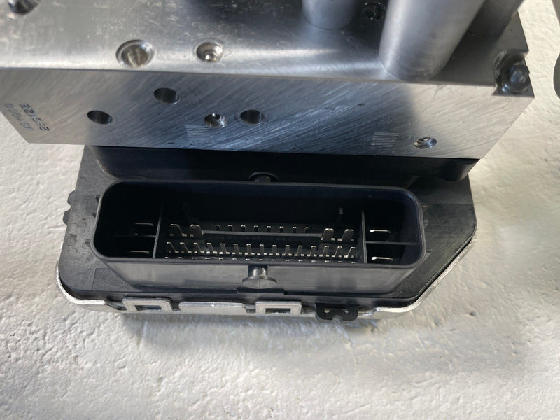 Load image into Gallery viewer, 25-26 HYUNDAI IONIQ 5 POWER BRAKE BOOSTER MASTER CYLINDER W/ ABS MODULE # 109099

