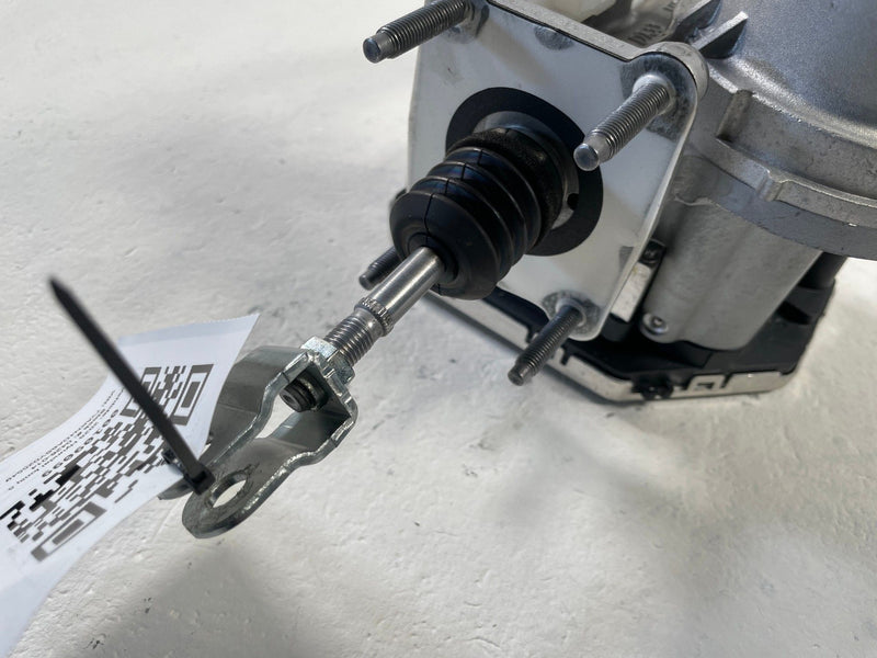 Load image into Gallery viewer, 25-26 HYUNDAI IONIQ 5 POWER BRAKE BOOSTER MASTER CYLINDER W/ ABS MODULE # 109099

