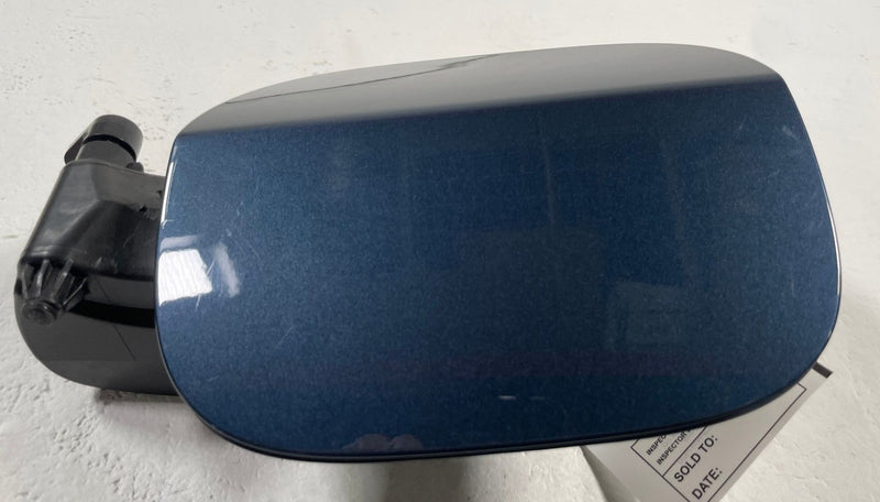 Load image into Gallery viewer, 23-25 MAZDA CX-50 FUEL GAS TANK FILLER DOOR LID COVER &amp; HOUSING BLUE 48B #113108
