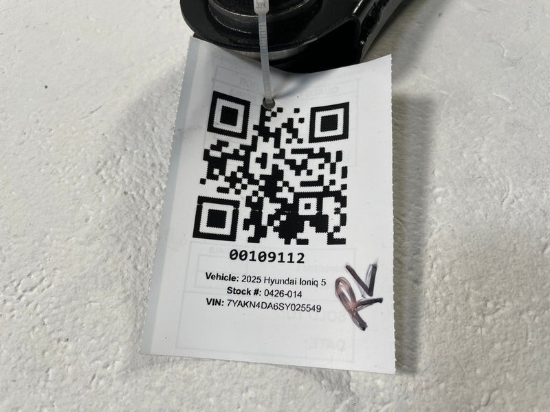 Load image into Gallery viewer, 2025-2026 HYUNDAI IONIQ 5 REAR LEFT OR RIGHT LATERAL LINK CONTROL ARM # 109112

