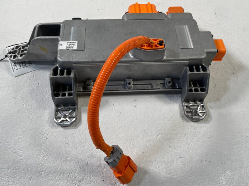 Load image into Gallery viewer, 2025- 2026HYUNDAI IONIQ 5 RWD HIGH VOLTAGE JUNCTION BOX CONTROL UNIT # 109094
