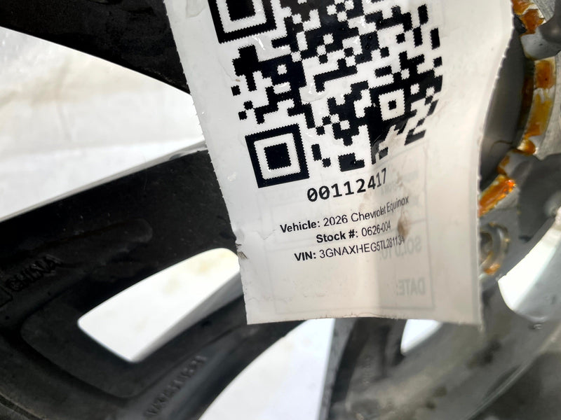 Load image into Gallery viewer, CHEVROLET EQUINOX LT 17x7-1/2 5 DOUBLE SPOKE ALLOY WHEEL RIM W/TIRE 25-26 112417
