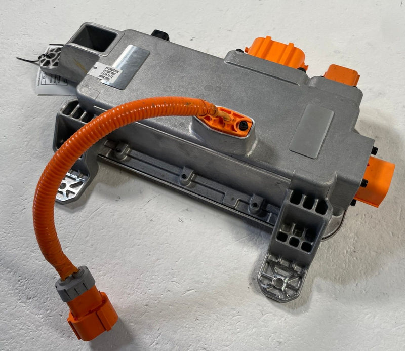 Load image into Gallery viewer, 2025- 2026HYUNDAI IONIQ 5 RWD HIGH VOLTAGE JUNCTION BOX CONTROL UNIT # 109094

