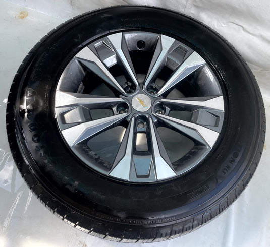 CHEVROLET EQUINOX LT 17x7-1/2 5 DOUBLE SPOKE ALLOY WHEEL RIM W/TIRE 25-26 112390
