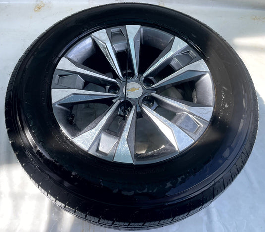 CHEVROLET EQUINOX LT 17x7-1/2 5 DOUBLE SPOKE ALLOY WHEEL RIM W/TIRE 25-26 112389