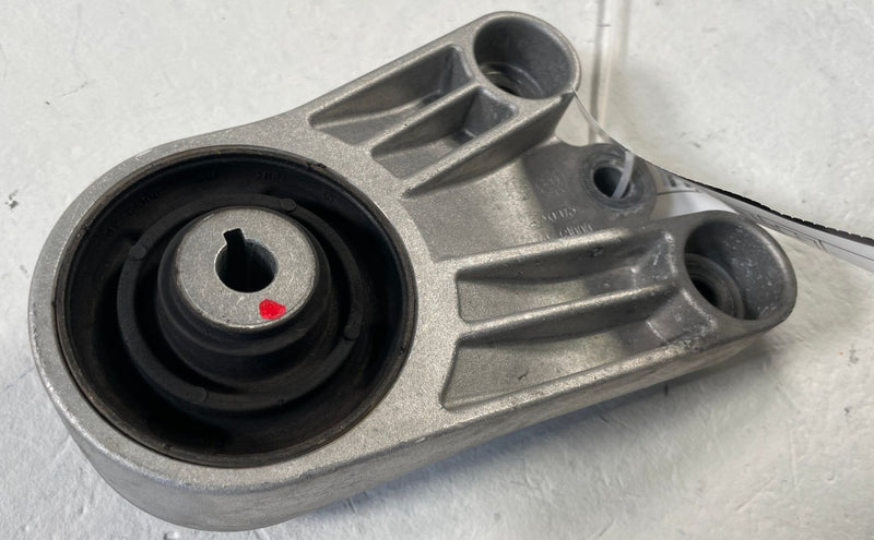Load image into Gallery viewer, 22-24 HYUNDAI IONIQ 5 RWD RIGHT PASSENGER ENGINE MOUNT SUPPORT BRACKET # 109100
