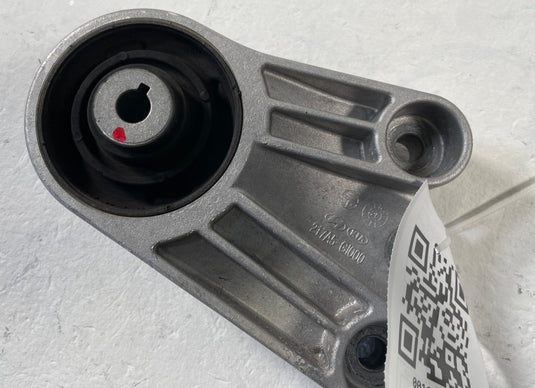 22-24 HYUNDAI IONIQ 5 RWD RIGHT PASSENGER ENGINE MOUNT SUPPORT BRACKET