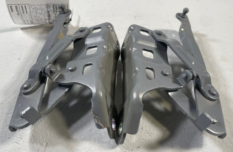 Load image into Gallery viewer, 2020 - 2025 HYUNDAI PALISADE FRONT LEFT &amp; RIGHT HOOD BONNET HINGES PAIR # 111827
